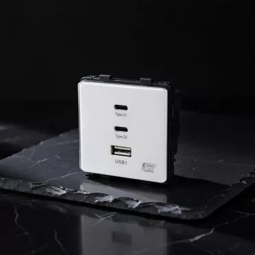 Smarthugo Essence Fehér  USB gyorstöltő 